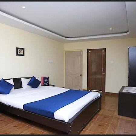 Hotel Bluewheel Bhubaneswar Buitenkant foto